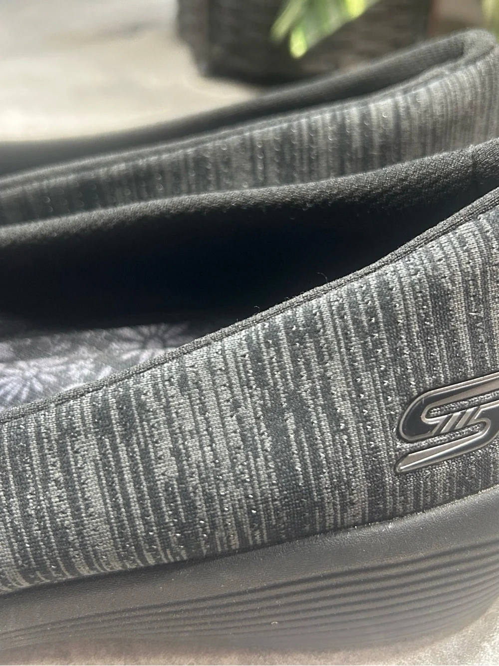 Skechers Air-Cooled Women’s Size 7 Ballet Flat Slip On Gray/Black
